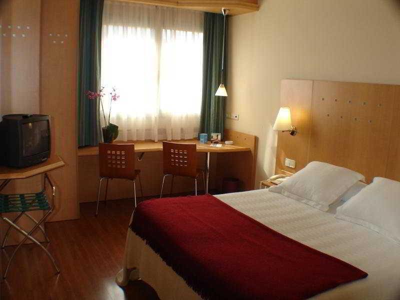 Holiday Inn Express Logrono Rioja By Ihg Екстер'єр фото