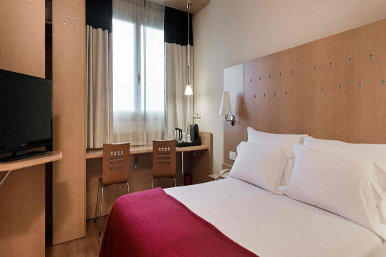 Holiday Inn Express Logrono Rioja, An Ihg Hotel Екстер'єр фото